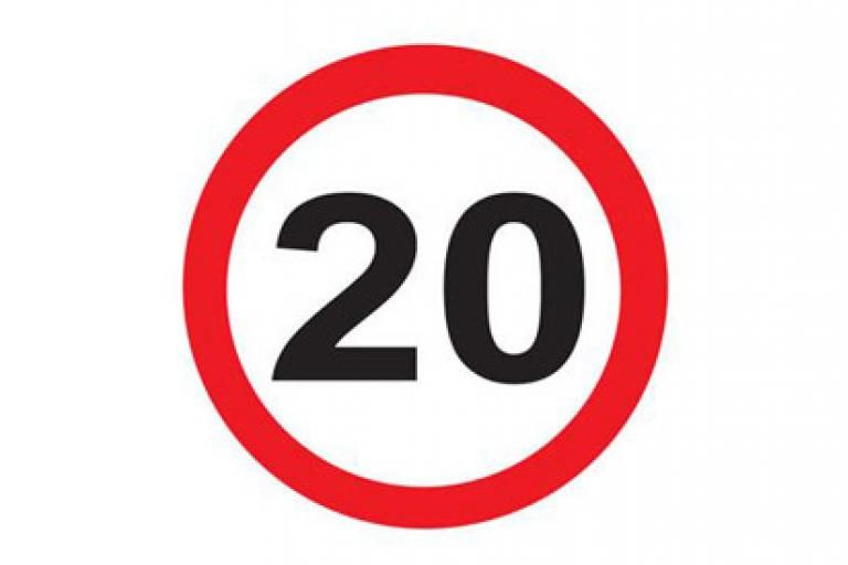 Дорожный знак 3.11. Ограничение скорости 20 км в час. Знак 20 км/ч. Знак ограничение максимальной скорости 20. Знак ограничение скорости 40 км.
